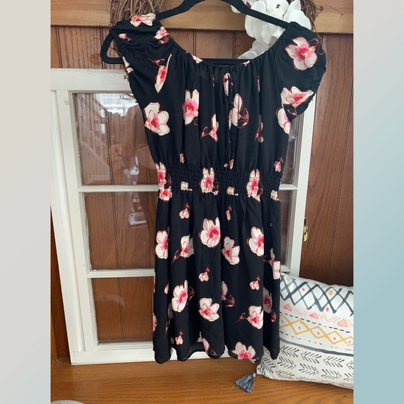 Spring dress - Picture 2 of 2